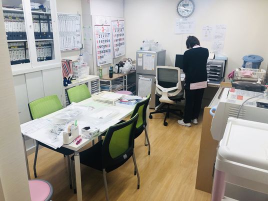 スタッフが働くオフィス