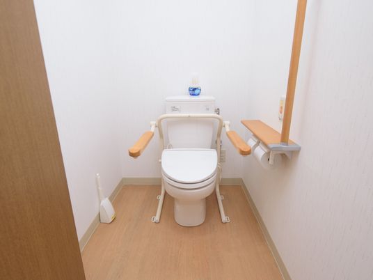 手すり付きトイレ空間