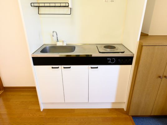 コンパクトなキッチン一式