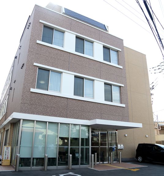 モダンな外装の建物