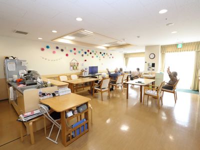 明るい共有スペースの様子