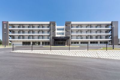 広々とした外観