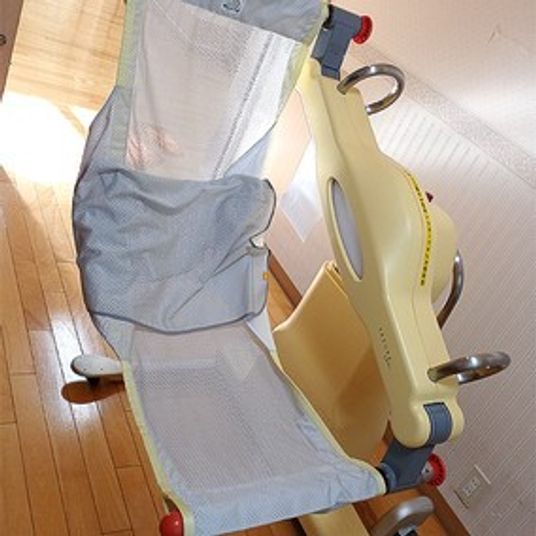 ゆったり安全な多機能車椅子