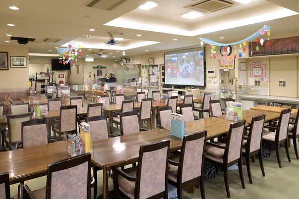 広々とした食堂