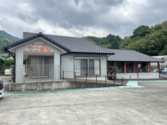 清潔感あるエントランス