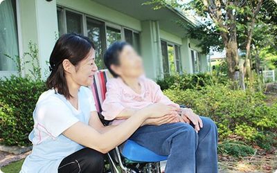 利用者と職員の様子