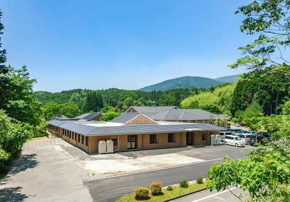 緑豊かな風景の外観