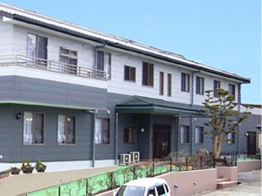 広々とした明るい外観