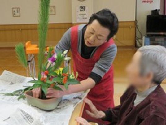華道を楽しむ室内