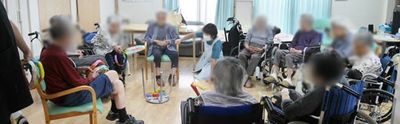 車椅子の方々の集まり