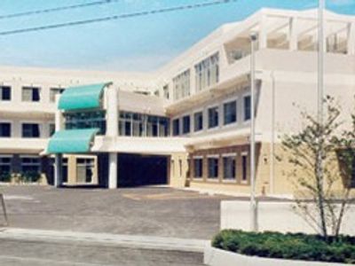 広々とした建物外観  