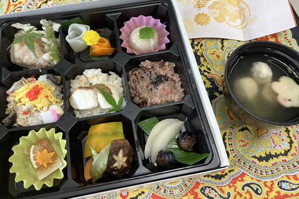 彩り豊かな料理の膳