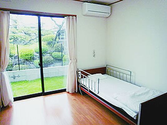 明るい個室居室