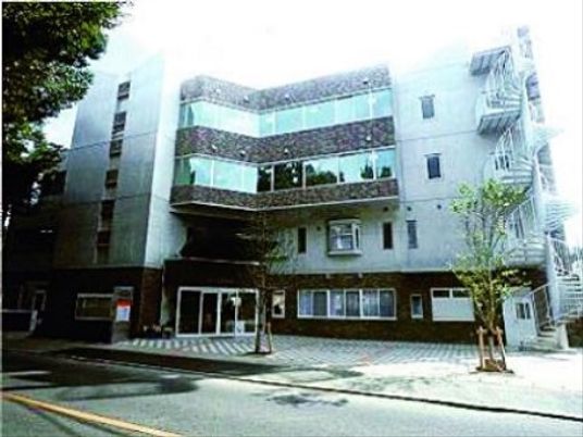 モダンな建物の外観