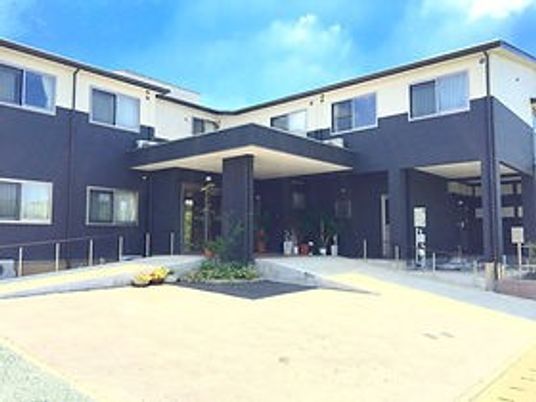 モダンな建物の外観