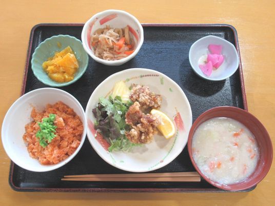 美味しそうな料理の食堂