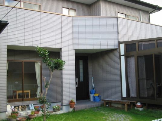 庭付き一戸建て外観