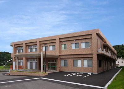 明るい雰囲気の外観
