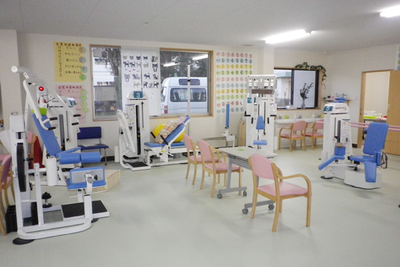充実した運動設備の部屋