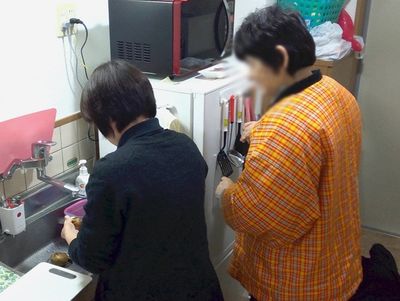 明るい共有キッチン