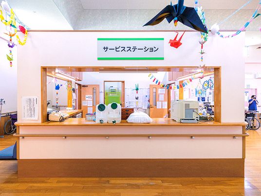 にぎやかなサービスステーション