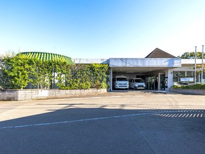 緑が多い外観