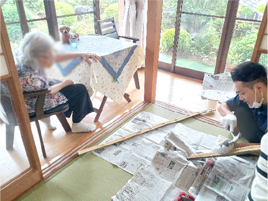 庭園を望むリビング