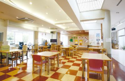 落ち着いた雰囲気の食堂