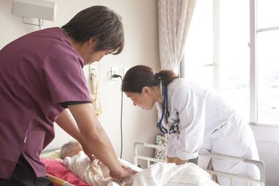 介護を支援する職員