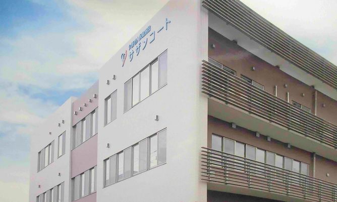 複数階の建物外観