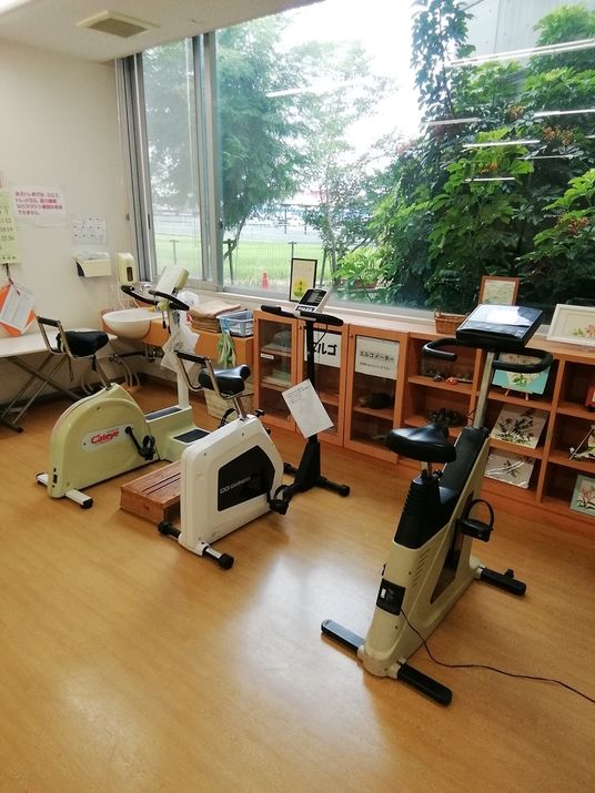 自然光が入る訓練室