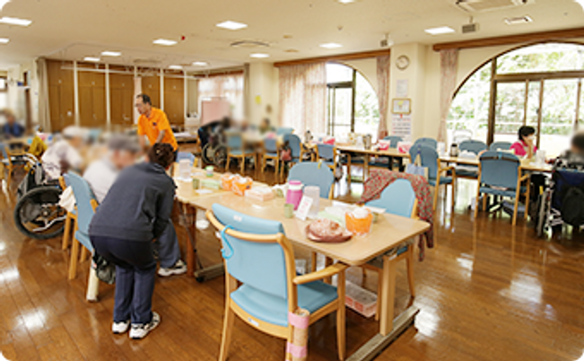 明るく広々とした室内