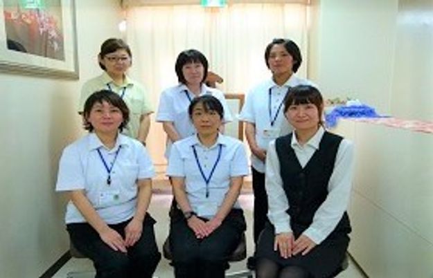 笑顔のスタッフたち