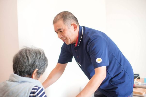スタッフと利用者の様子