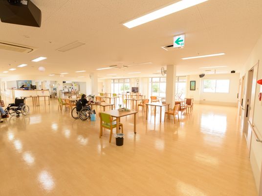 広々とした明るい共有空間