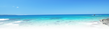 透き通る青い海の風景
