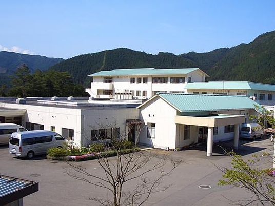 豊かな自然の建物外観