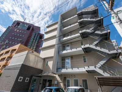 現代的な建物の外観