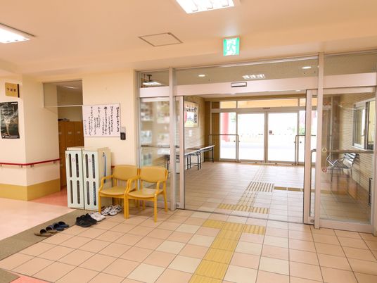 明るく広々としたエントランス