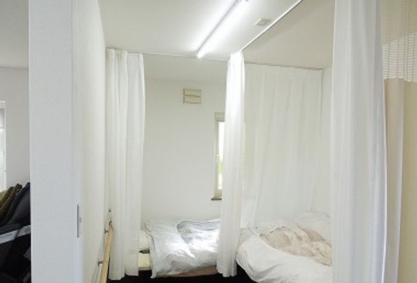 穏やかな休憩空間の居室