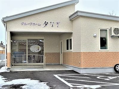 エントランスの明るい外観