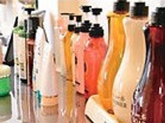ヘアケア用品の棚