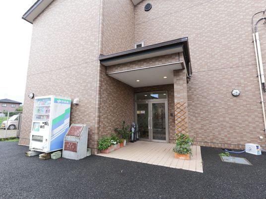 エントランスの外観
