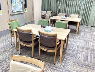 穏やかな交流の場ダイニングルーム