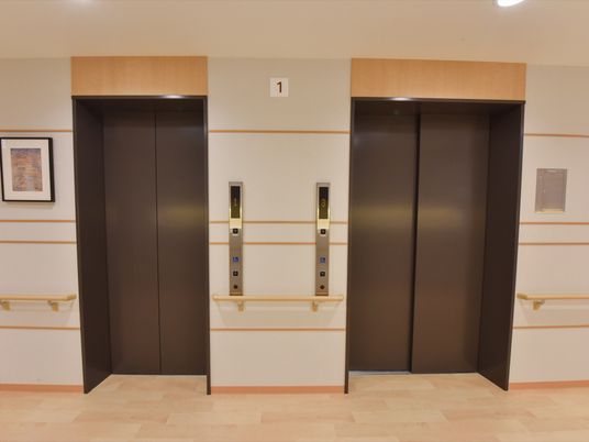整備されたエレベーターホール