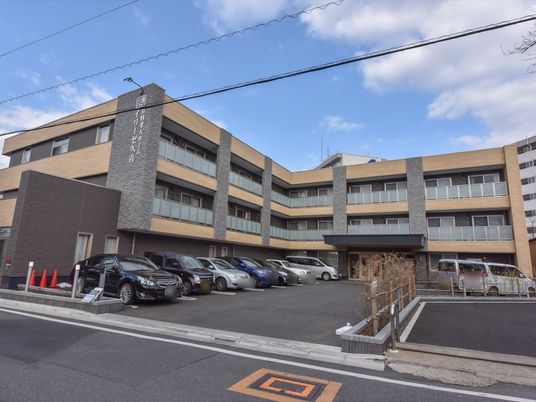 モダンな建物の外観