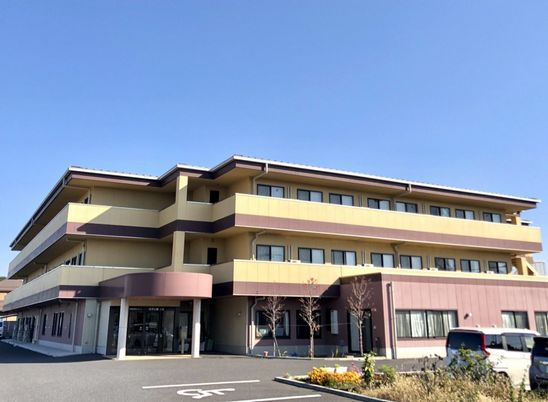 立派な建物の外観