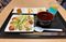 華やかな和食膳の盛り付け