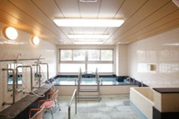 明るい大浴場