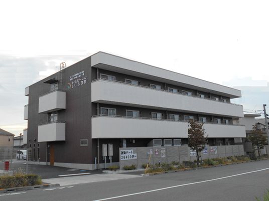 多階層の建物外観
